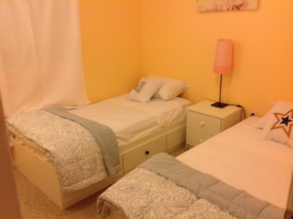 Mojoy Homesuites At Runyon Нюарк Екстериор снимка