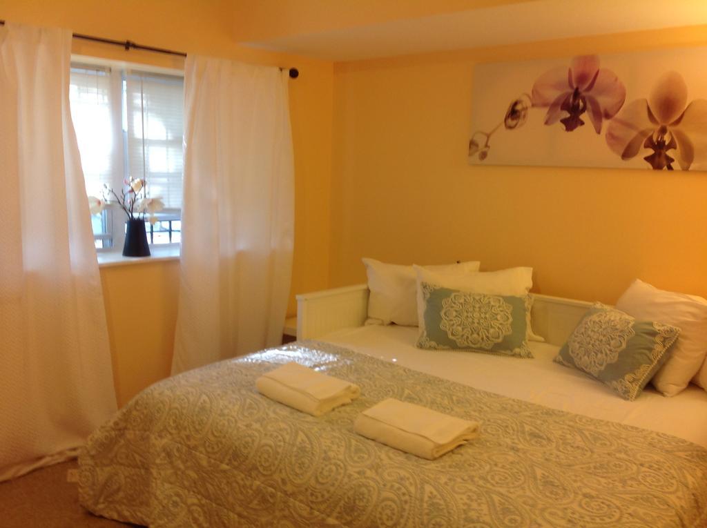 Mojoy Homesuites At Runyon Нюарк Екстериор снимка
